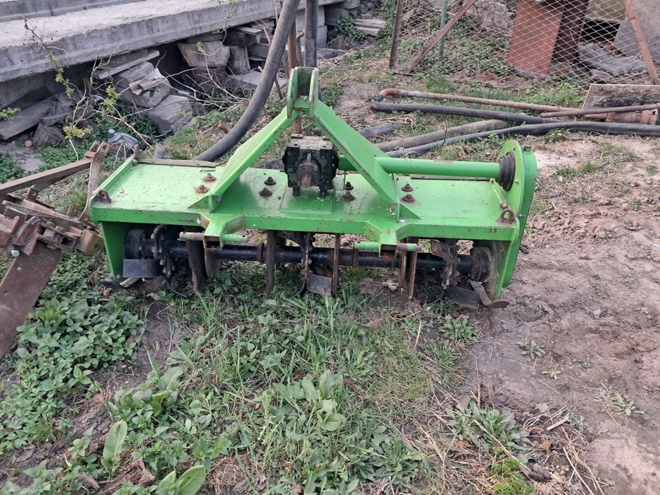 Продам фрезу зроблену під міжряддя полуницв