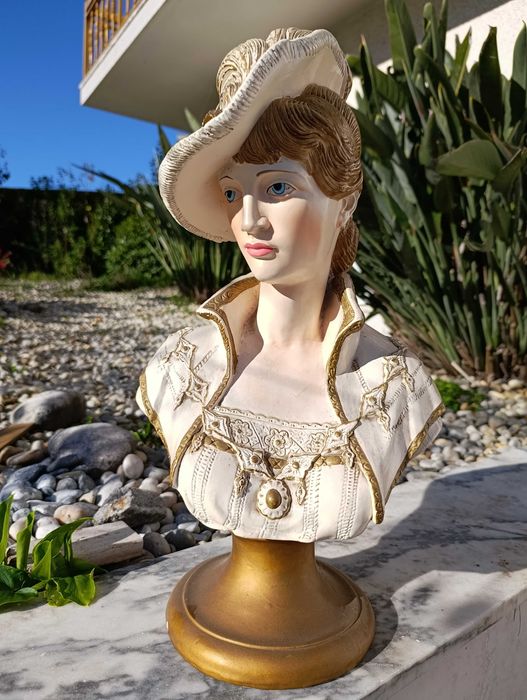Estatueta - peça decorativa