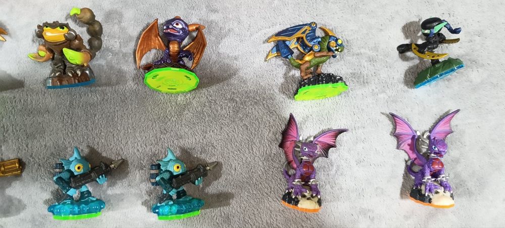 Skylanders variados