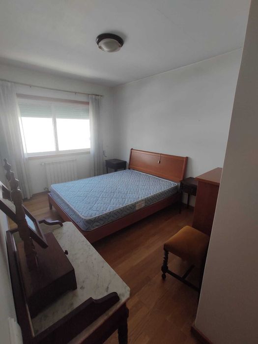 Espaçoso apartamento de 4 quartos - Coimbra