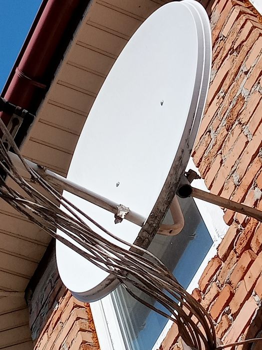 Супутникова антена