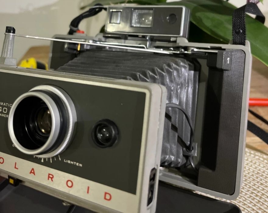 Máquina fotográfica antiga Polaroid 340