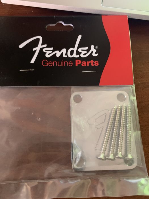 Fender Neck Plate Cromado