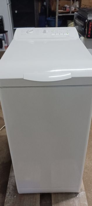 Lava roupa mais estreita e seminova