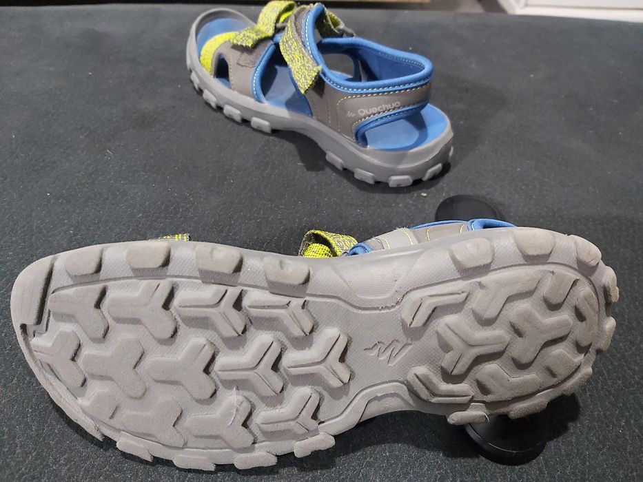 Calçado Novo e usado -- 34