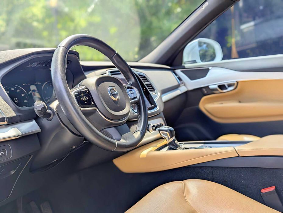 Volvo XC90 T6 Momentum      2017