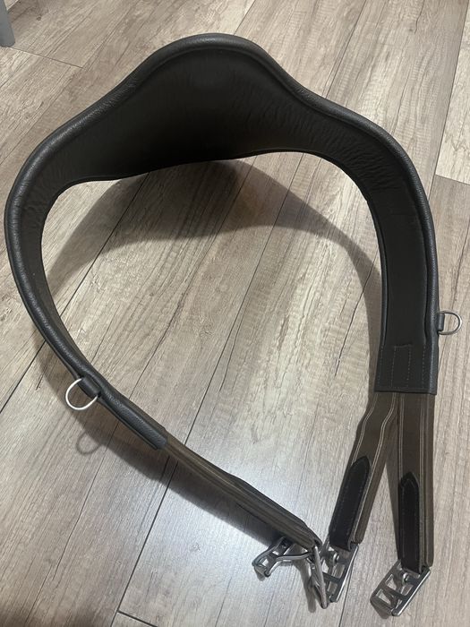 Popręg z fartuchem 135