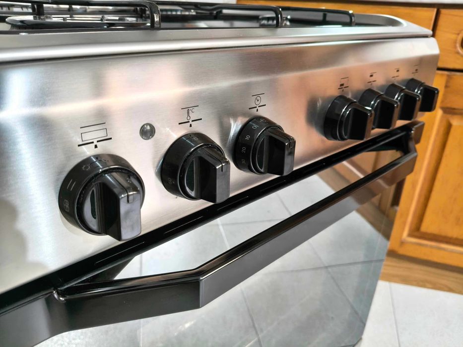 Fogão a gás de livre instalação Indesit 4 bicos, como novo, pouco uso