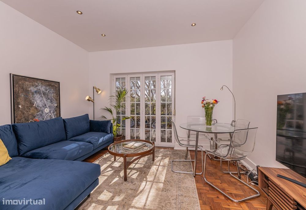 Acolhedor apartamento T3 em Cascais com varanda e AC