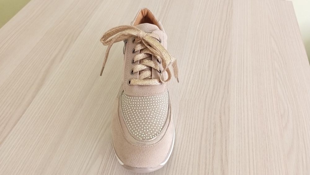 Buty sportowe, adidasy rozm. 39, beżowe, złote, kryształki, lekkie