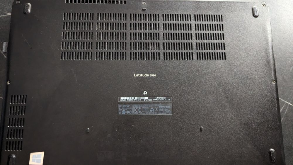 Ноутбук Dell Latitude 5590 i7-8650U сенсорний екран.
