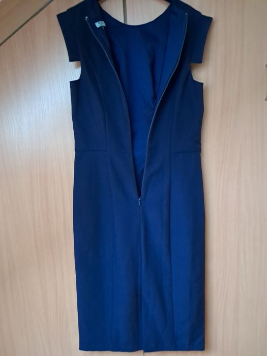 Sukienka midi granatowa prosta r.36-38"ChiChi London"