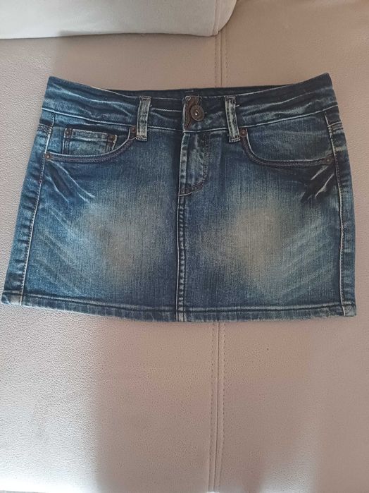 Spódniczki dżinsowe    Dwie różne r. 38 pas  .76cm