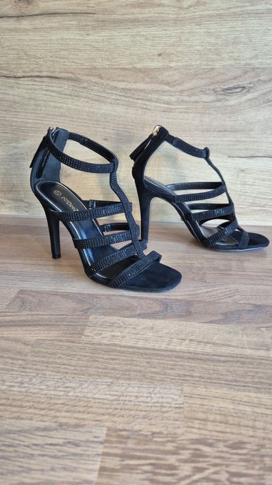 Czarne szpilki sandałki DeeZee 37