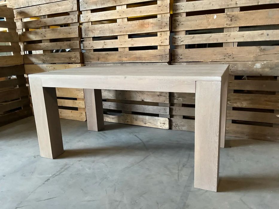 Sprzedam Masywny Stół Jadalniany/Do Salonu z Litego Drewna