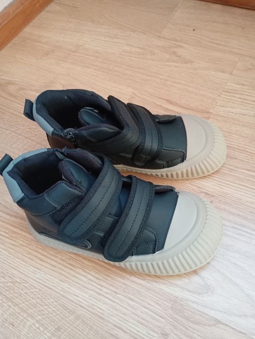 Продам дитячі черевички