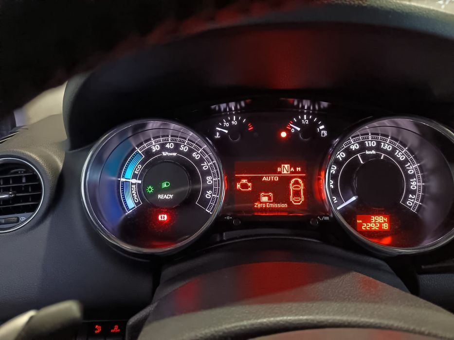 Peugeot 3008 hybrid4? 2.0 hdi