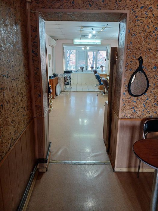 Здам частину приміщення в оренду.власник