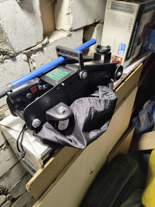 Podnośnik żaba. Nowy. Udźwig do 2T