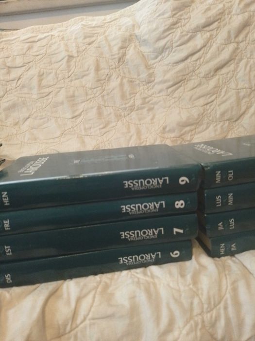 Enciclopédia Larousse completa 18 volumes