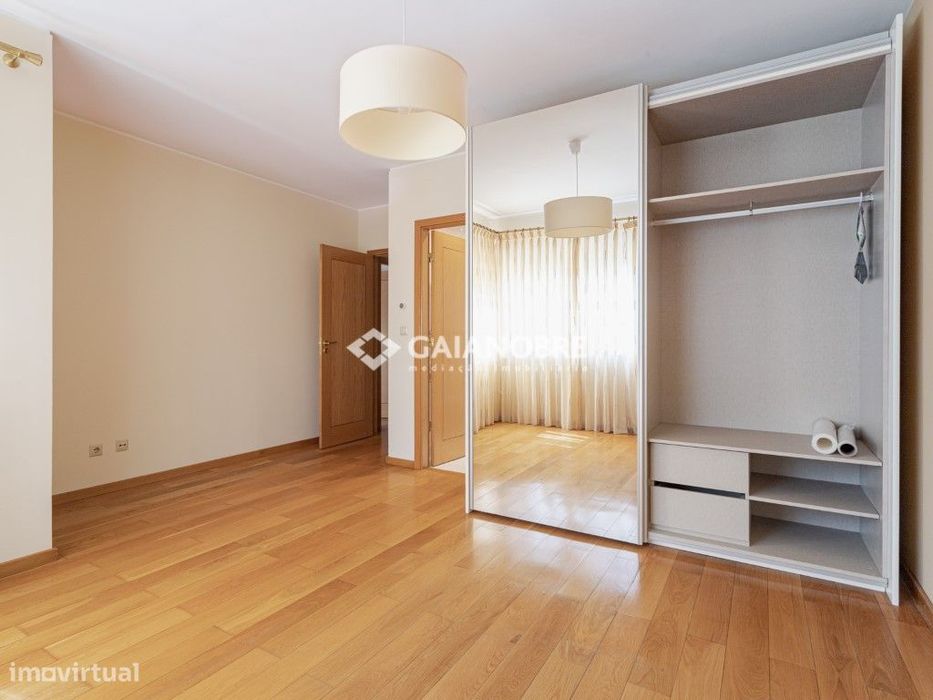 T2+1 em Santa Marinha