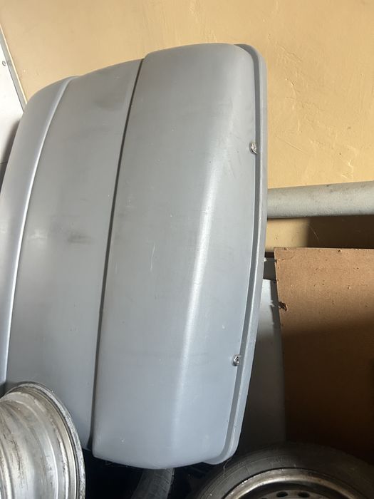 Автомобільний багажник на рейлінги