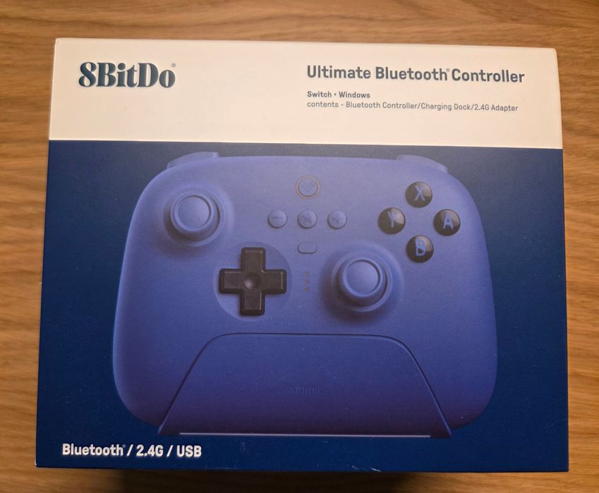 8BitDo Ultimate Bluetooth Controller + Stacja Dokująca Niebieski Stan BDB