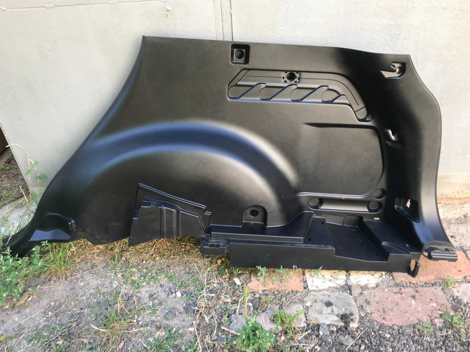 Тойота раф4 toyota rav4 2012-2019
Обшивка багажника права; пінопласт