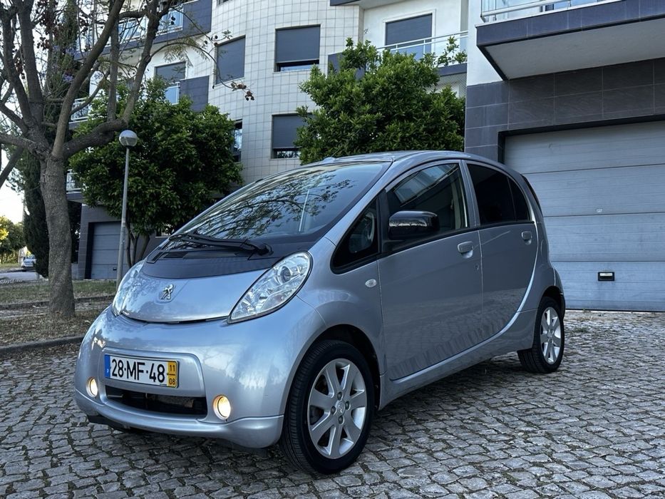 Peugeout iOn eletrico