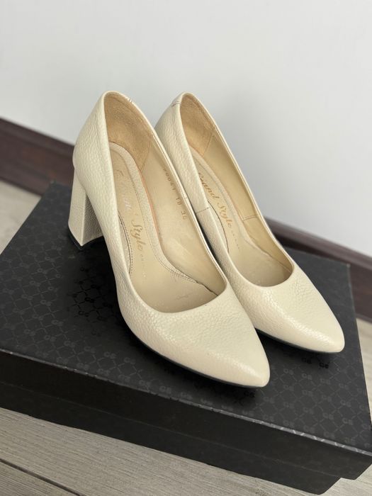 Туфлі шкіряні.Висота каблука 8см