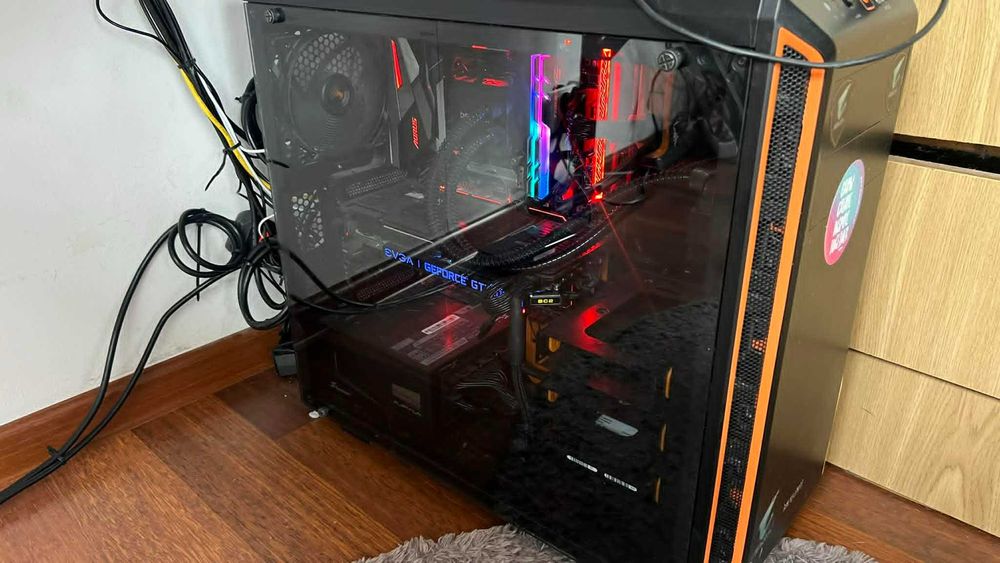 Komputer gamingowy i7 8700K , GTX 1080 Ti, 16 RAM, Aorus Z370 Silent Loop 280mm