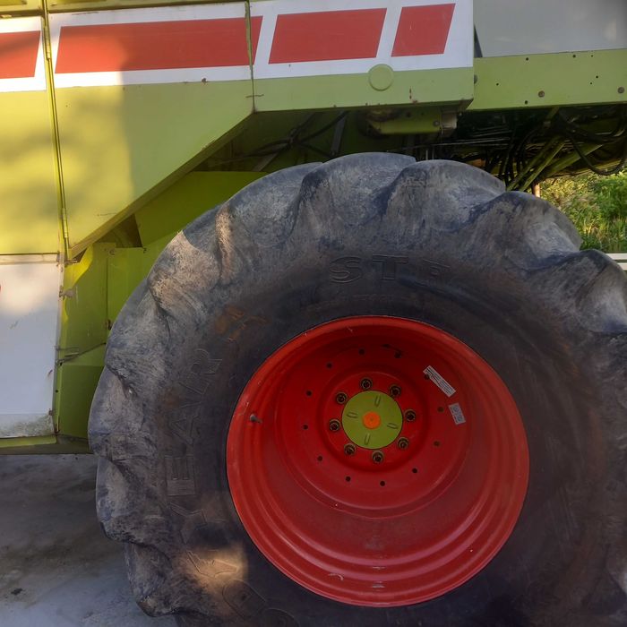 Claas dominator mega 218