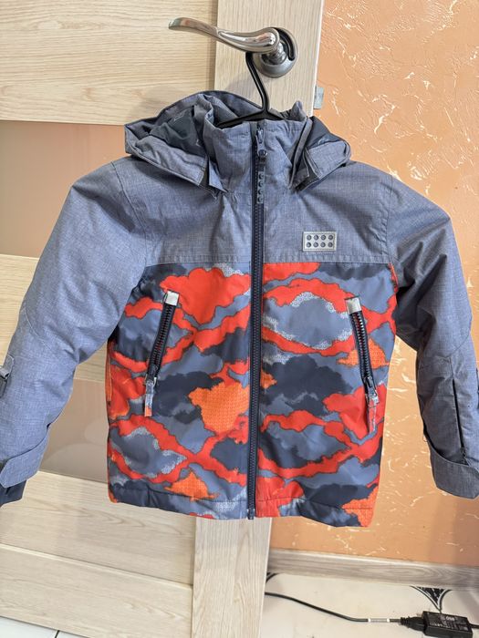 Курточка зимова lego wear 104-110