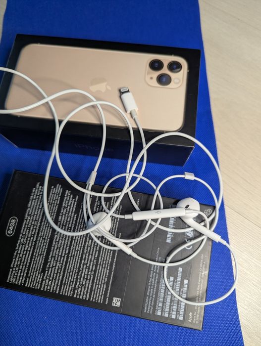 iPhone 11 Pro  в коробці