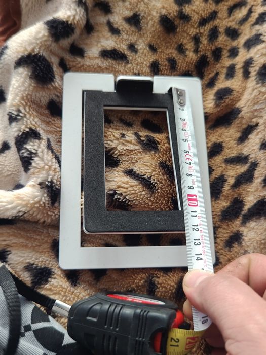 Podstawki pod kolumny monitory