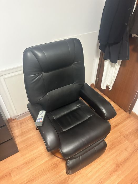 Cadeira de massagens confortavel e operacional