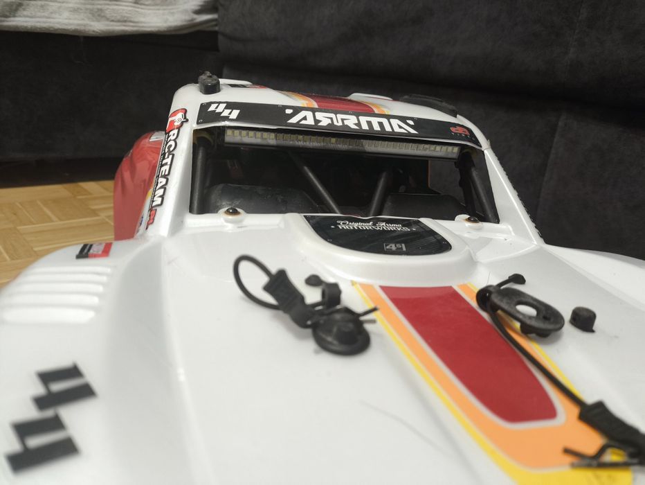 Arrma Mojave 4S blx samochód RC