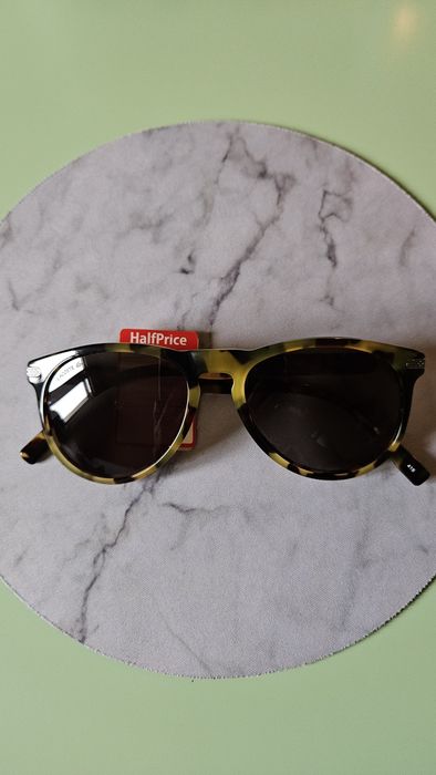 Lacoste L897S brąz modne okulary przeciwsłoneczne.