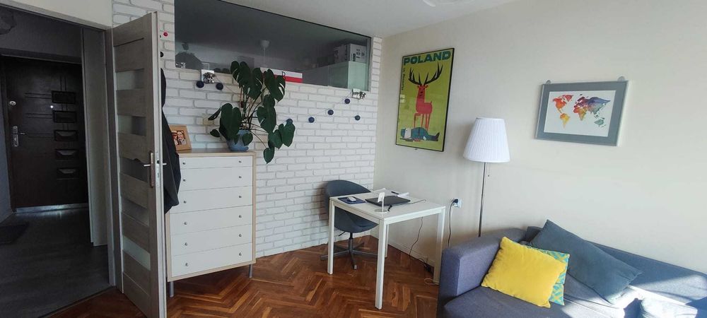 Dwupokojowe mieszkanie na przeciwko Ogrodu Saskiego na Ul. Królewskiej 43.