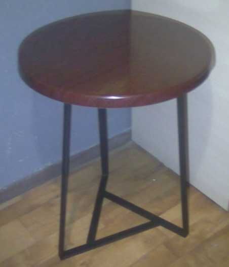 Продам новый круглый стол