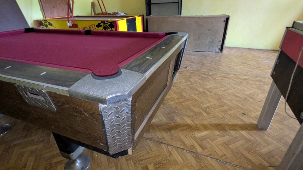 Stół bilardowy 7 FT z łupkowym blatem – do delikatnej renowacji