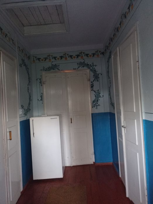 Продаж приміського будинку