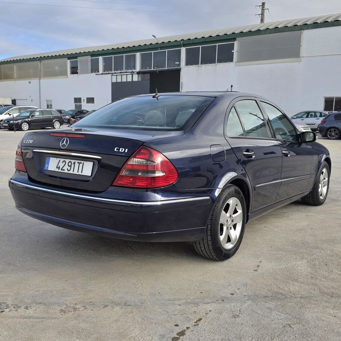 Mercedes-Benz E 220 CDI Elegance  -Caixa Automática — photo 2