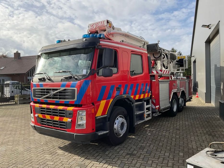 VOLVO PLATAFORMA 27 METRO COMO NOVA APENAS 33.000km ###OPORTUNIDADE###