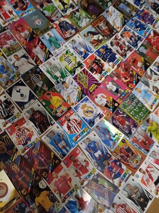 Sprzedam karty piłkarskie