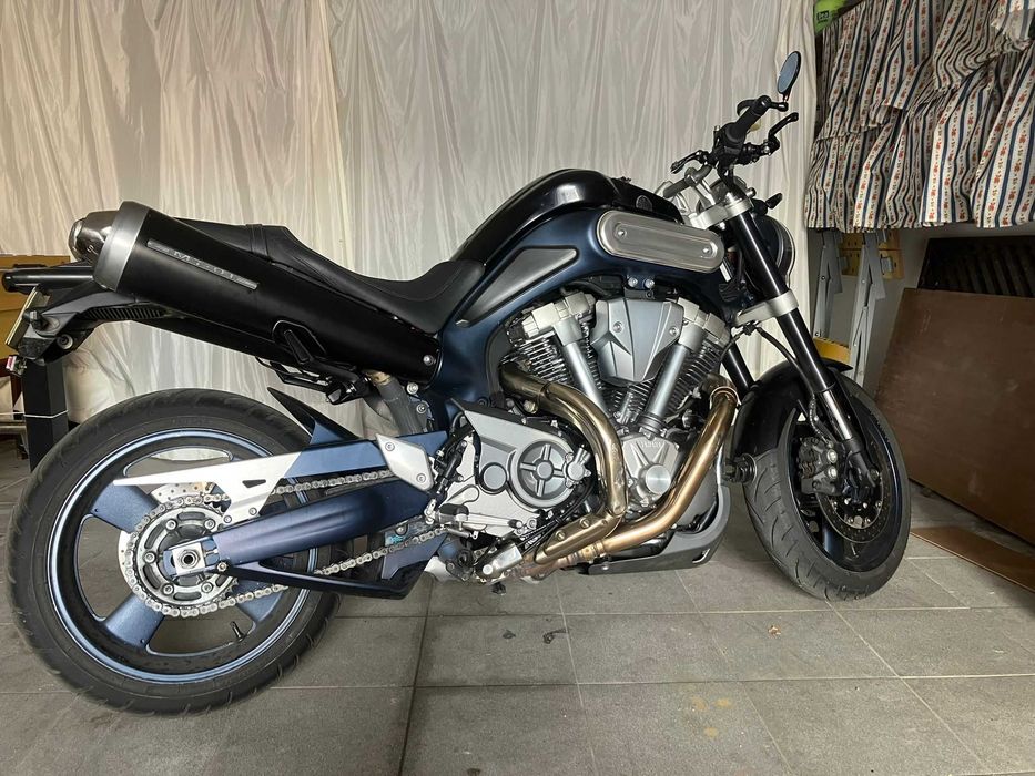 Yamaha MT01 ano 2007 com 27.000 km