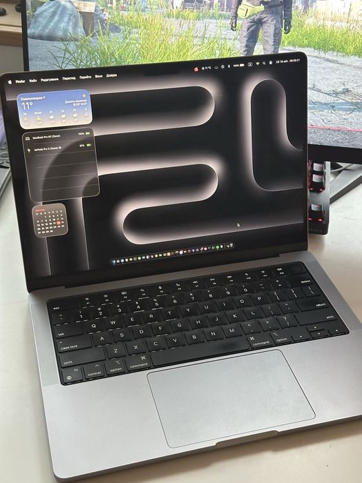 Продам MacBook Pro M1 Pro 16/512