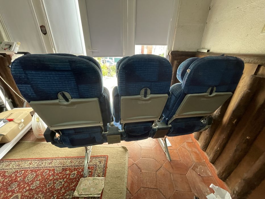 Plotronas, sofás triplo