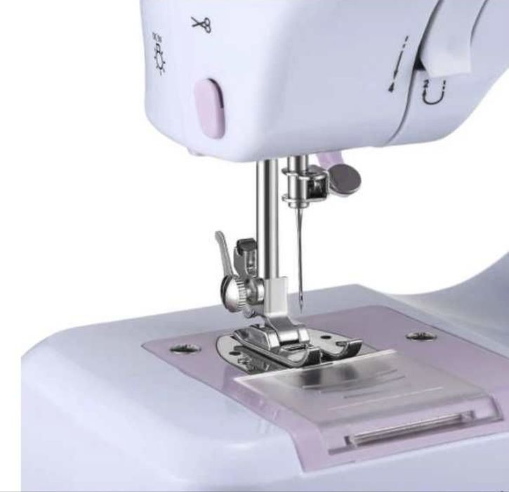 Швейна машинка міні