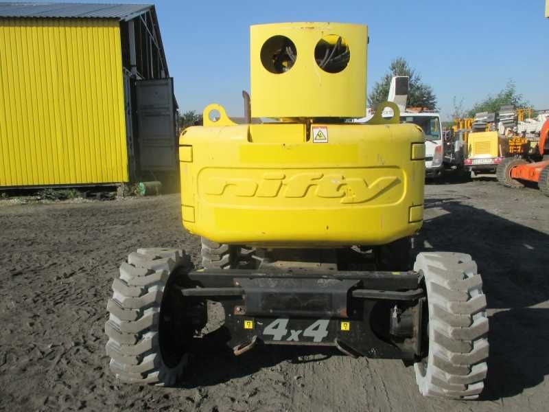 Podnośnik koszowy Niftylift HR17D 4x4 17 m UDT 2014r genie jlg